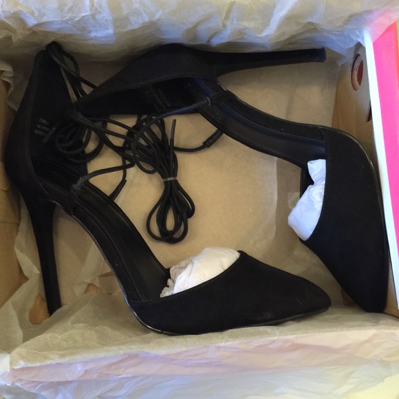 Lace up black heels - Picture 3 of 5